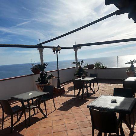 Hotel Punto Azzurro Forio di Ischia エクステリア 写真
