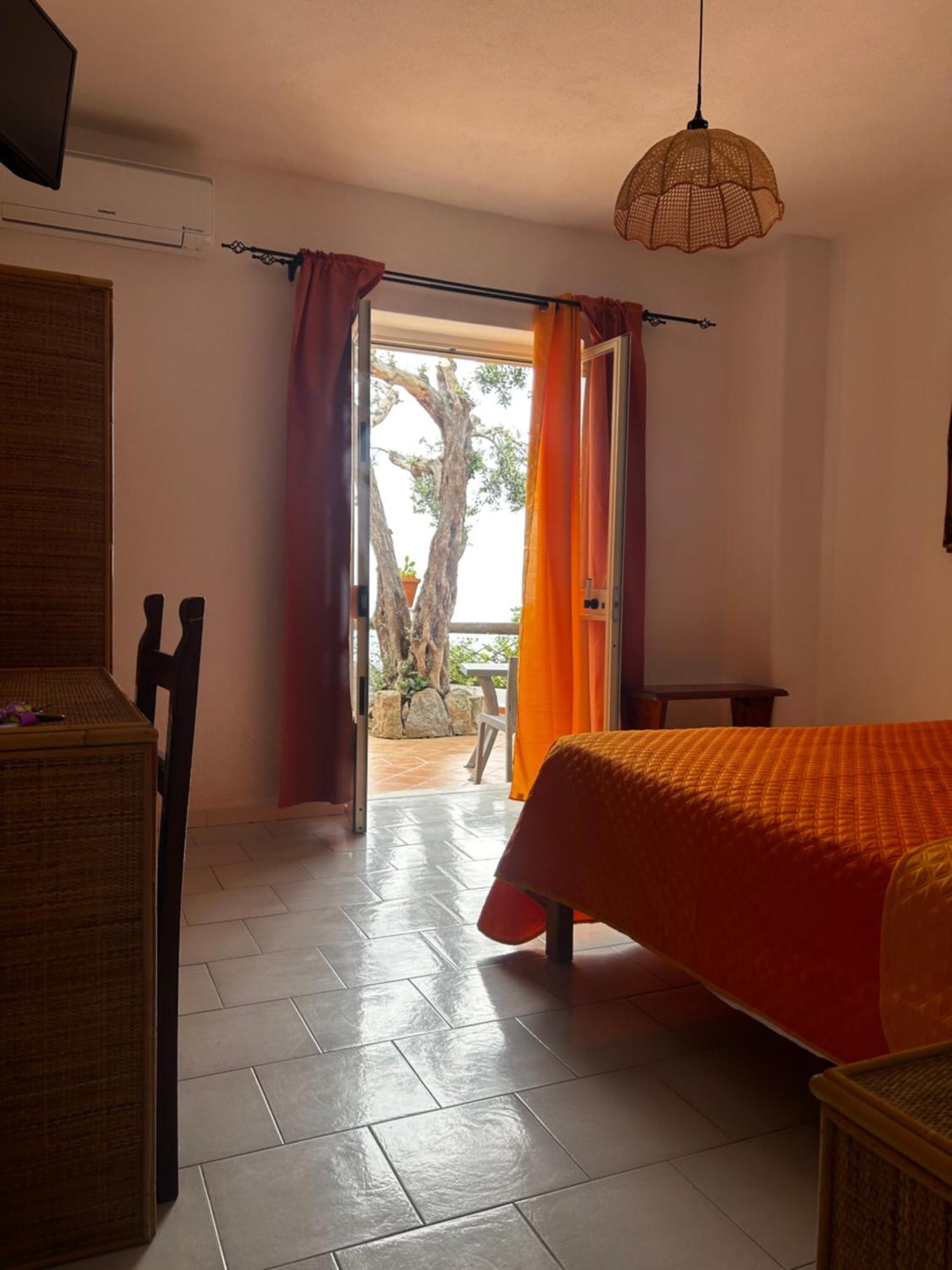 Hotel Punto Azzurro Forio di Ischia エクステリア 写真